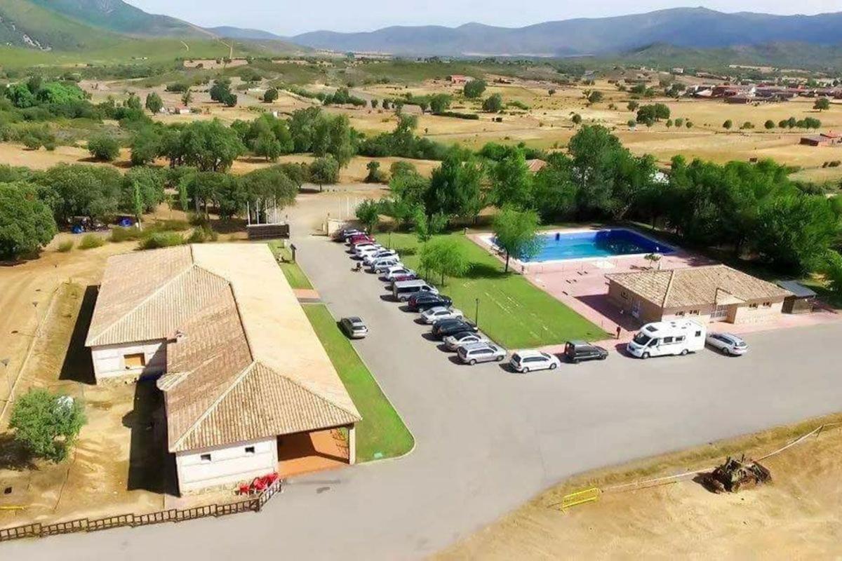Kampaoh Cabaneros Navas de Estena Exterior foto